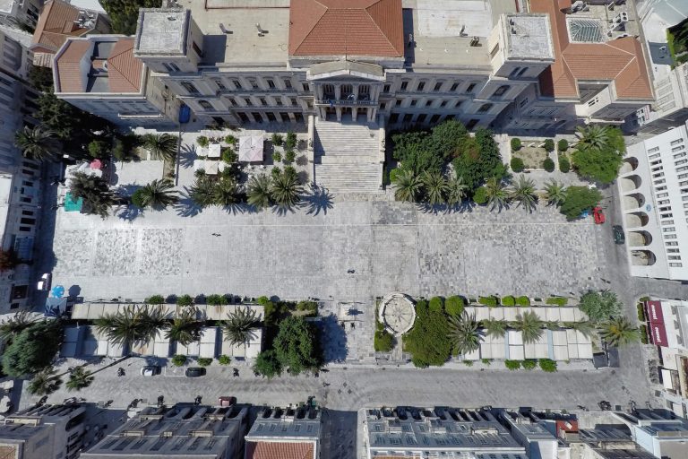 miaoulis square syros