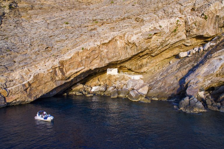 saint stefanos syros